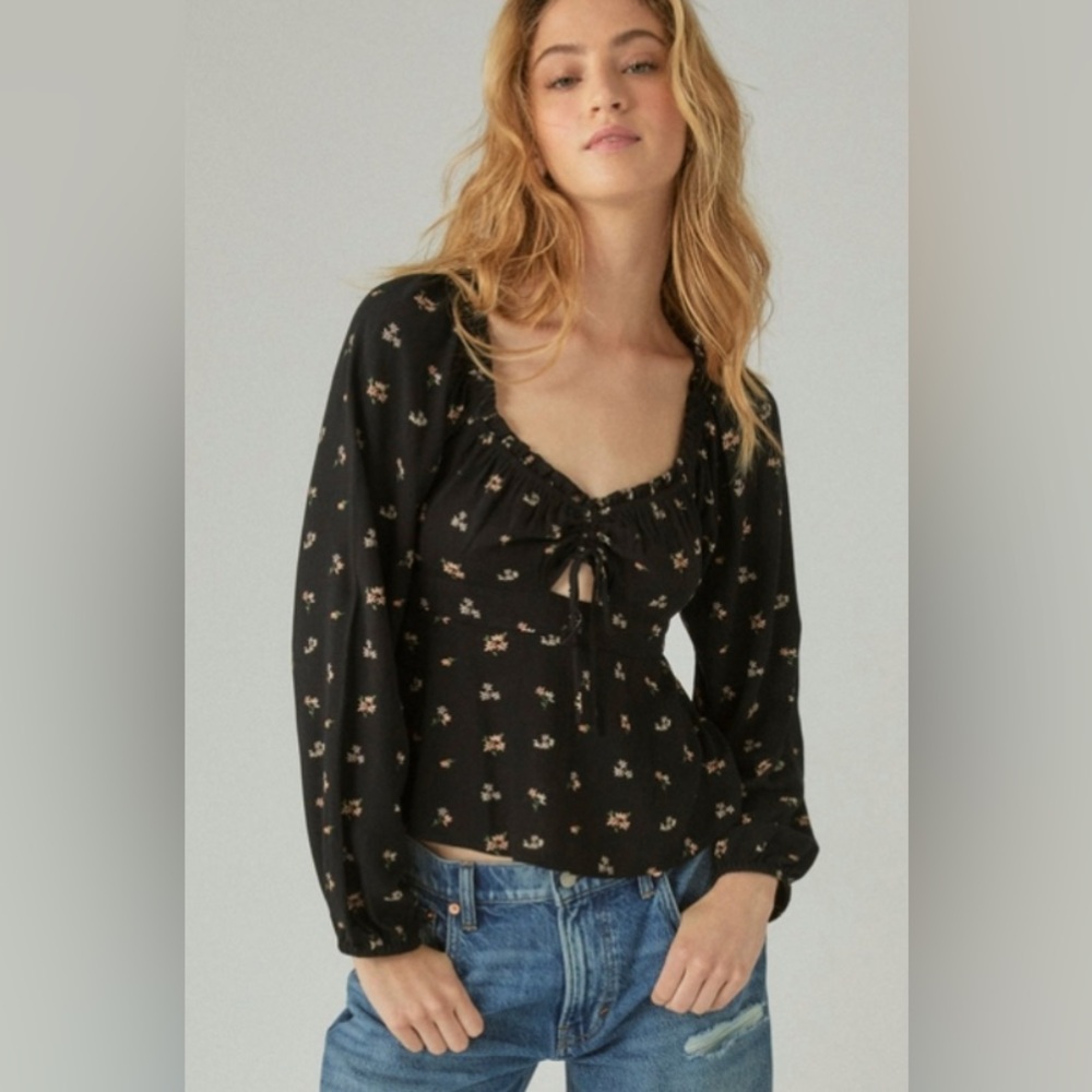 Lucky brand. Long sleeve printed top.